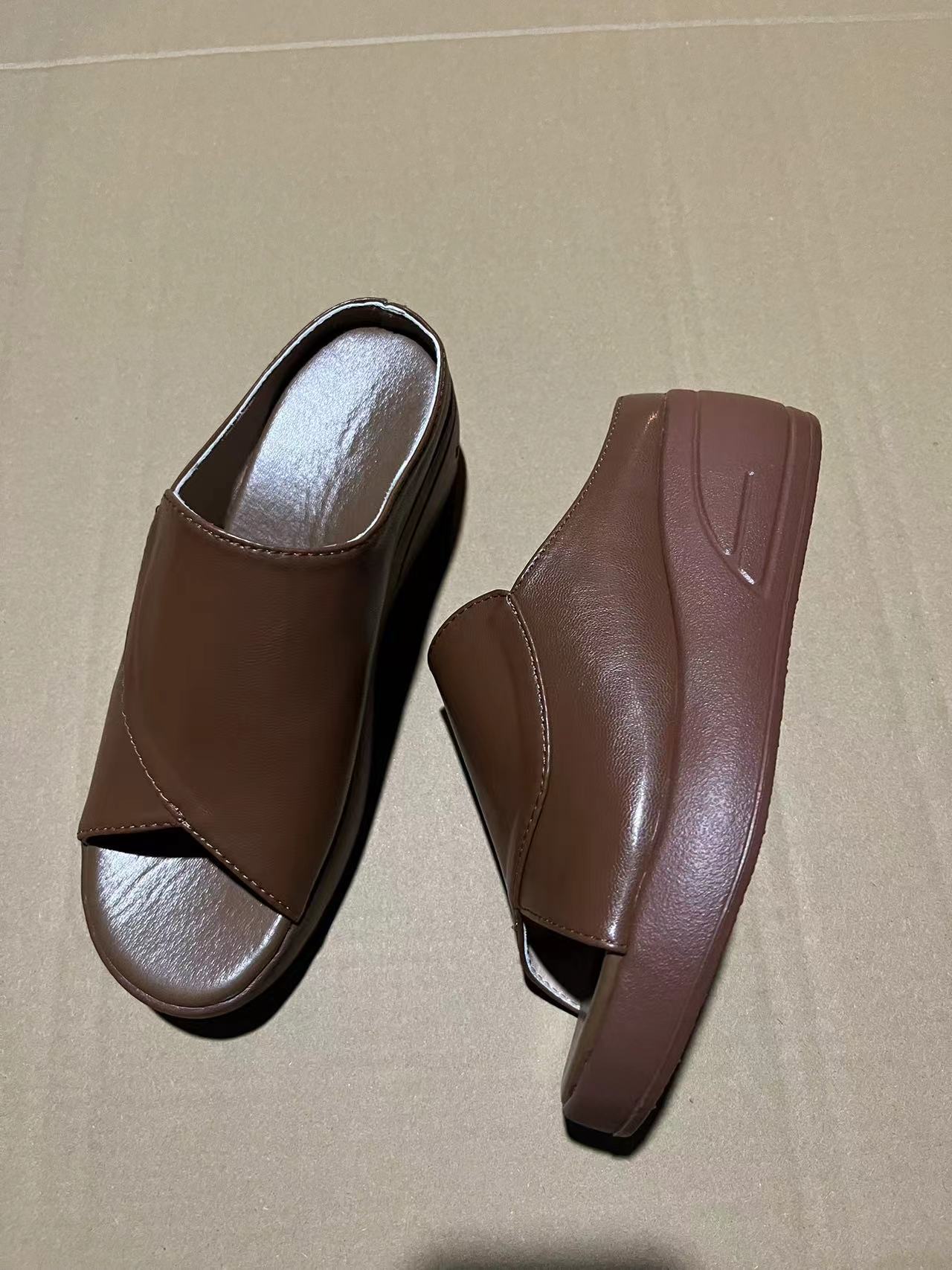 Clara - Sandali Plateau Eleganti e Ortopedici con Punta Aperta