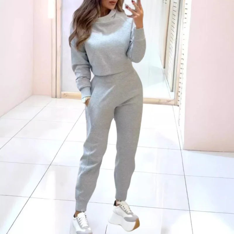 Gaëlle - Completo di relax elegante e comodo per donne, composto da pantaloni jogger e crop-top a maniche lunghe