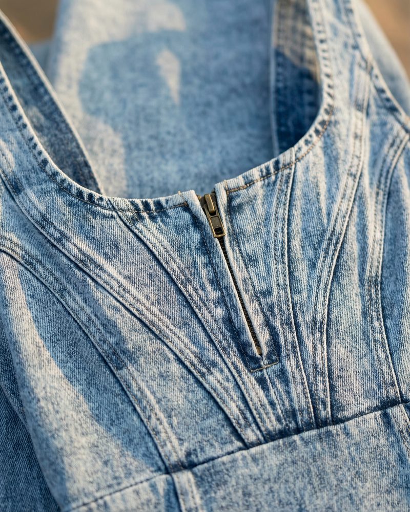 Abito Midi in Denim Sottolineato con Zip – Vestito Bodycon Moderno per Donne
