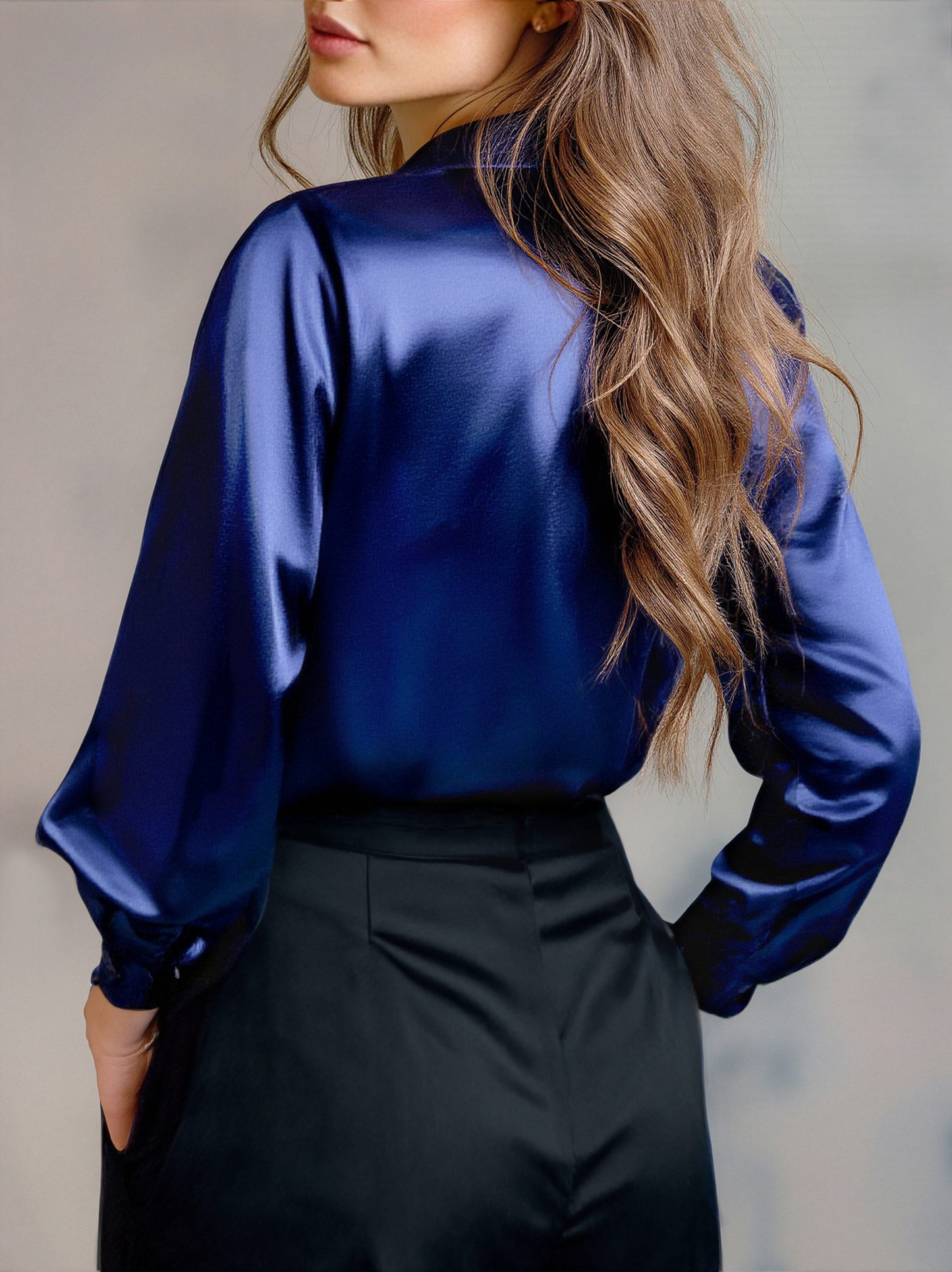 Avelina - Elegante blusa in satin nero con maniche lunghe per donne