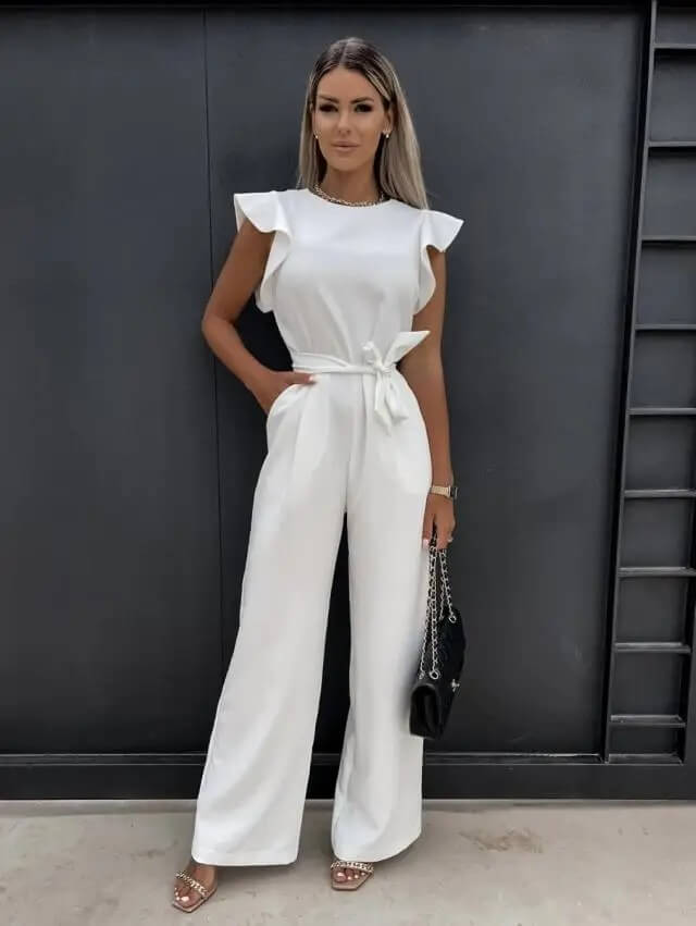 Noélia - Maxi-Overall in satin con maniche corte, spalle ondulate, colletto alto, cintura e gamba ampia