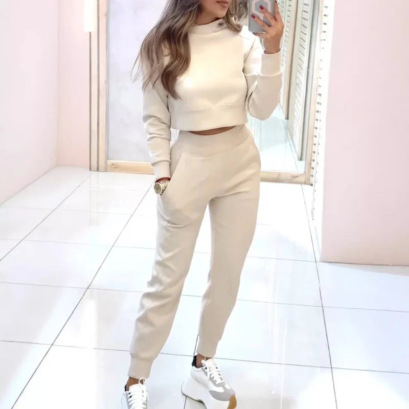 Gaëlle - Completo di relax elegante e comodo per donne, composto da pantaloni jogger e crop-top a maniche lunghe