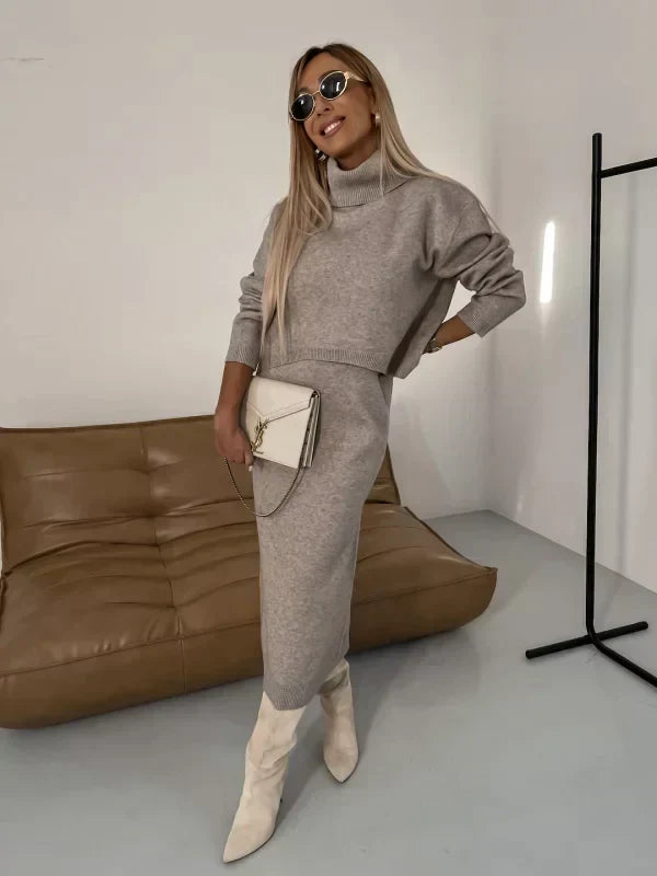 Luna - Elegante e Morbido Completo Due Pezzi con Maglia a Collo Alto Corto e Gonna Lunga