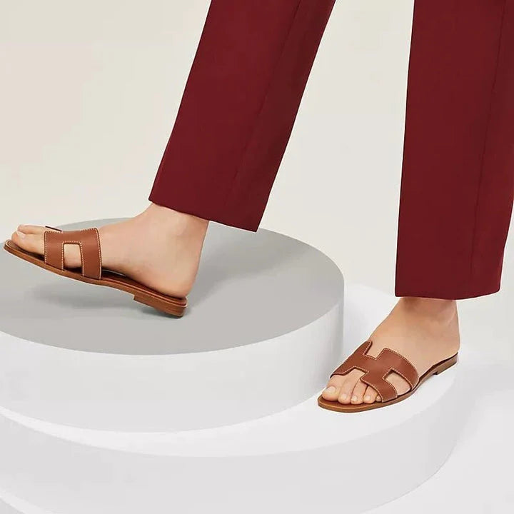 Eleganti Sandali Slide per Donna con Design a Cut-Out – Pantofole Estive Piatte