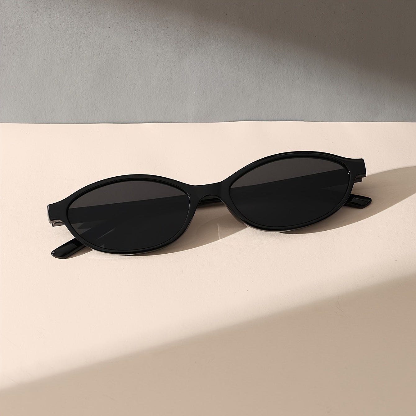 Occhiali da sole vintage sottili con protezione UV400 per donne – Eleganti occhiali slim in marrone e nero