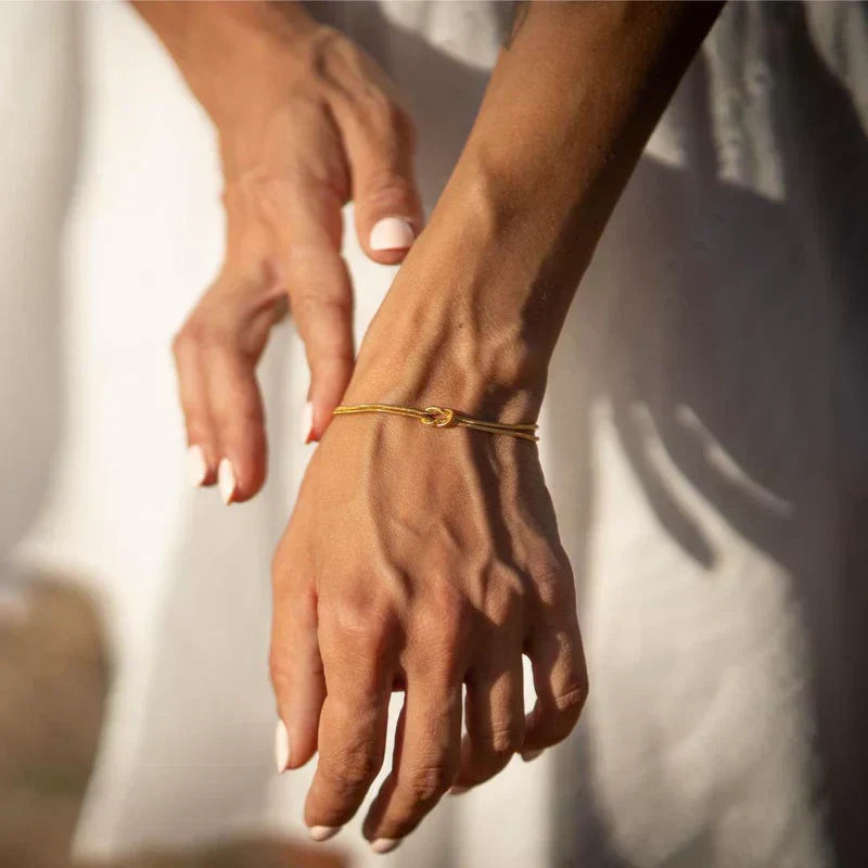 Vahla - Bracciale Minimalista con Nodo