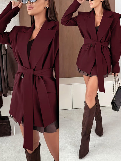 Auréva - Blazer primaverile elegante con spalle accentuate e cintura per una silhouette femminile