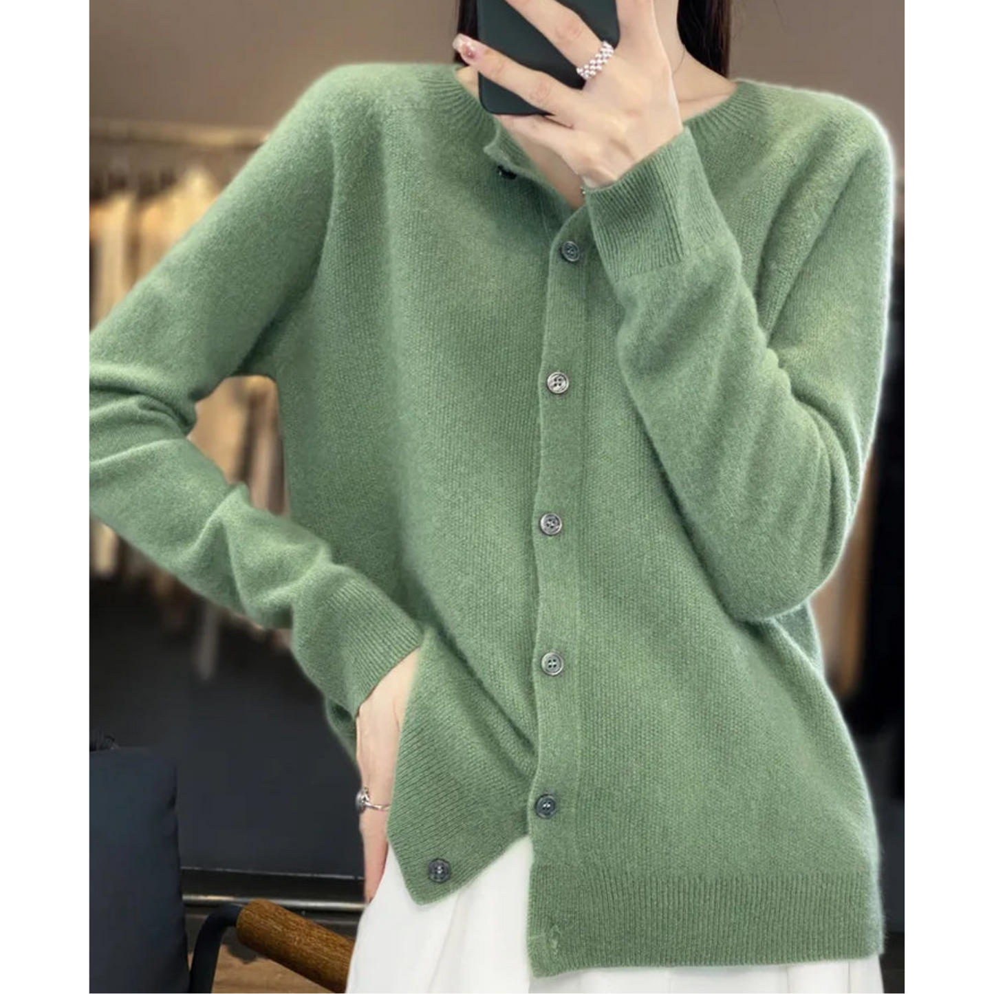 Bérélie - Cardigan da donna con scollo a barca in pura lana merino, stile cashmere, monocolore