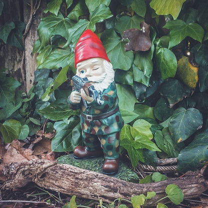 Statua di Gnomo da Giardino Divertente con Design da Soldato – Decorazione Originale per Esterni per Giardino e Terrazza