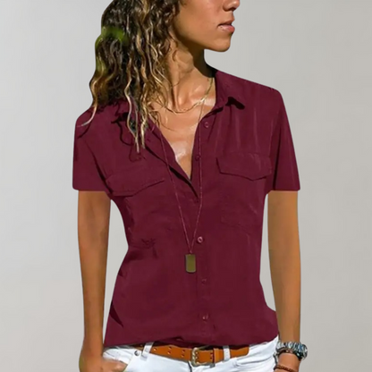 Maglietta a maniche corte in camicia – leggera e ariosa per donne
