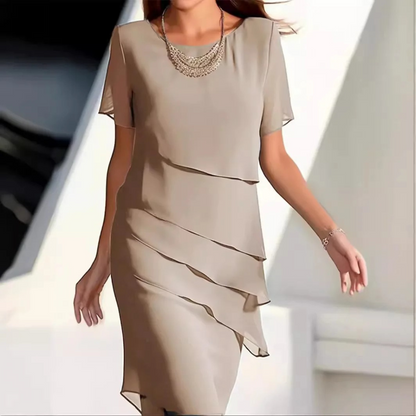 Kalienne - Elegante abito midi in chiffon con delicate sovrapposizioni