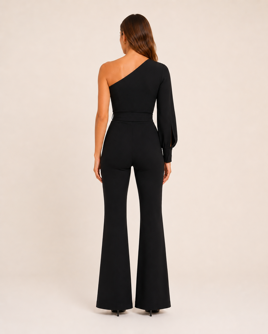 Elegante tuta monospalla con cintura per donne – Tuta aderente con pantaloni a zampa per serate ed eventi