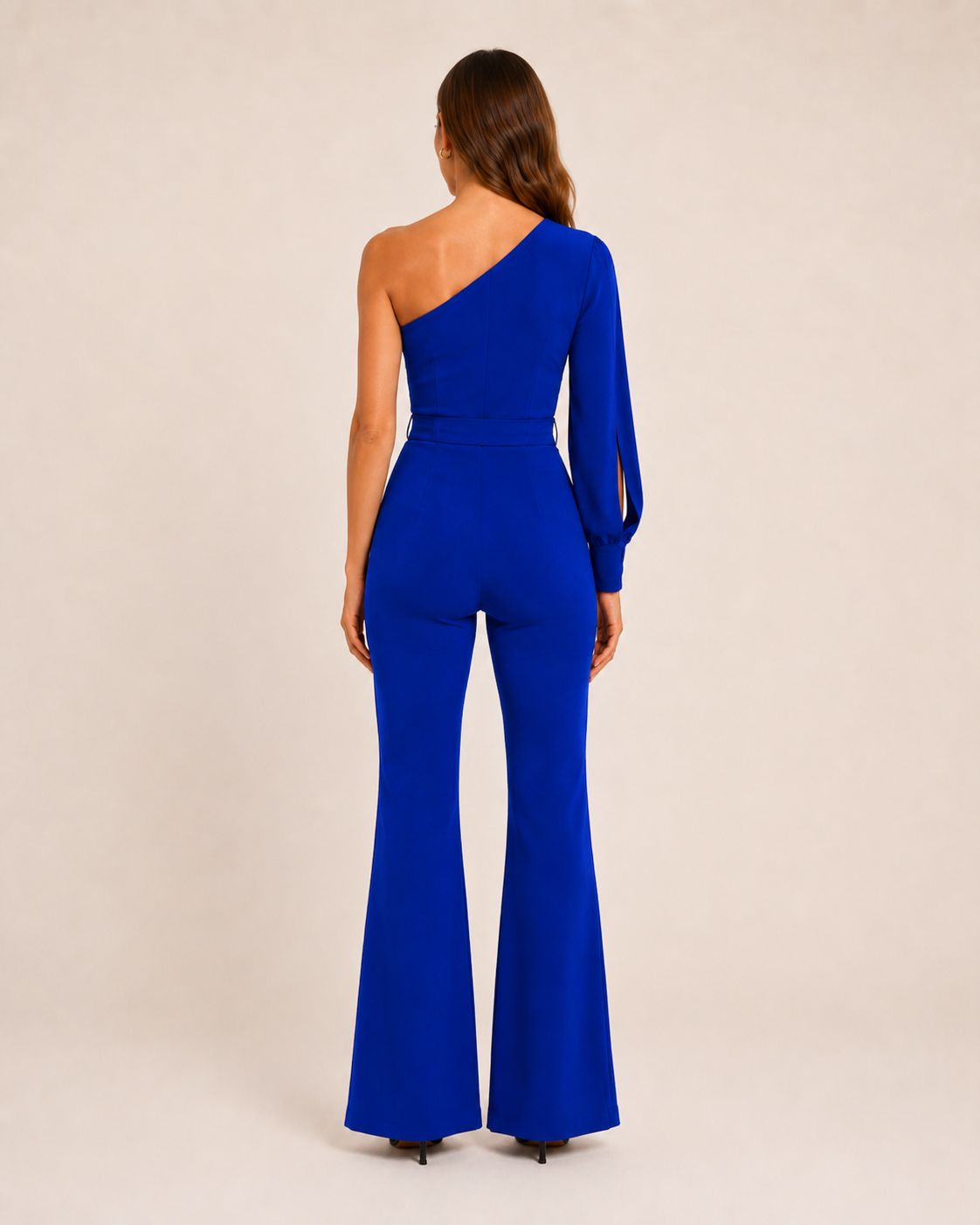Elegante tuta monospalla con cintura per donne – Tuta aderente con pantaloni a zampa per serate ed eventi