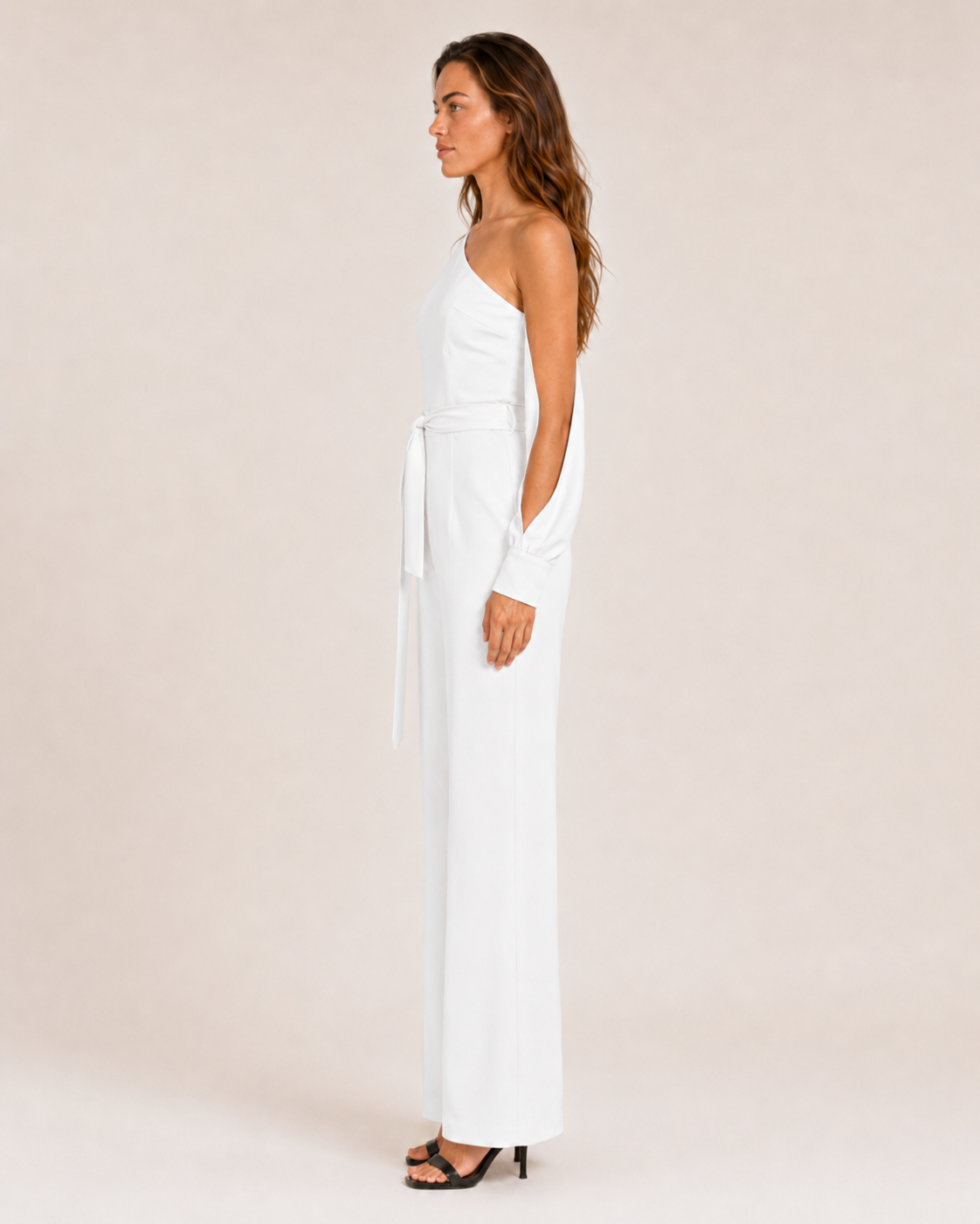 Elegante tuta monospalla con cintura per donne – Tuta aderente con pantaloni a zampa per serate ed eventi