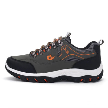 Robuste scarpe da trekking per uomini con suola antiscivolo