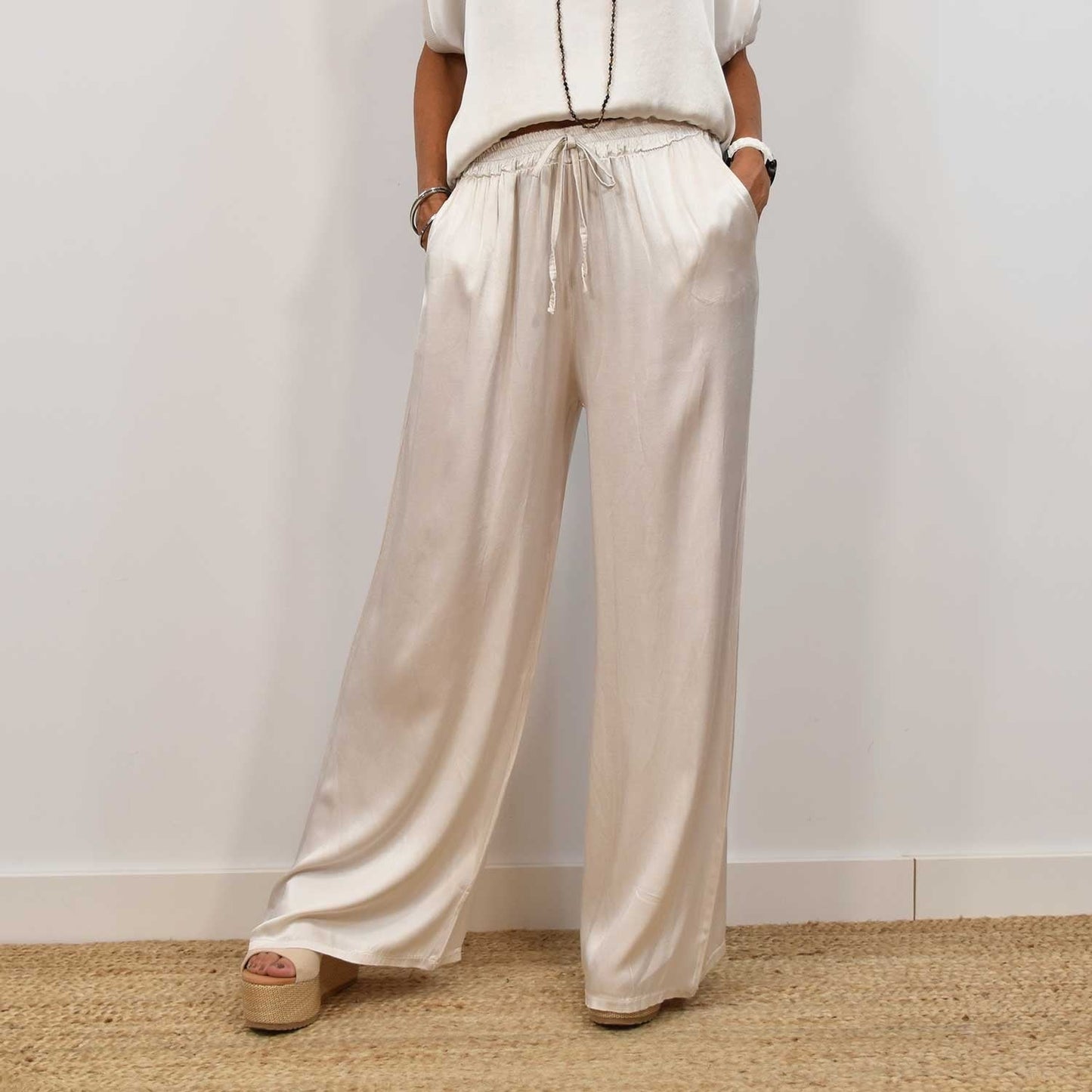 Rosalique - Insieme Satin Chic – Top Fluttuante & Pantaloni Ampi