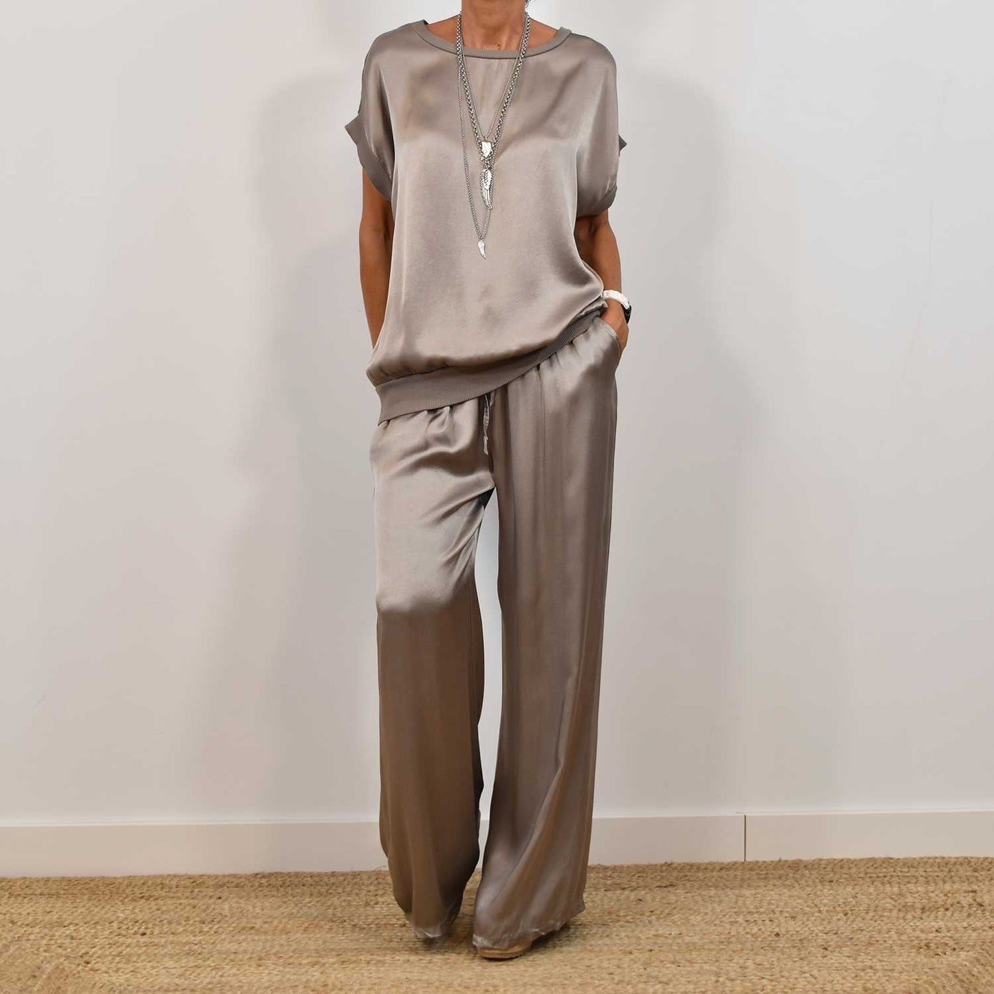 Rosalique - Insieme Satin Chic – Top Fluttuante & Pantaloni Ampi