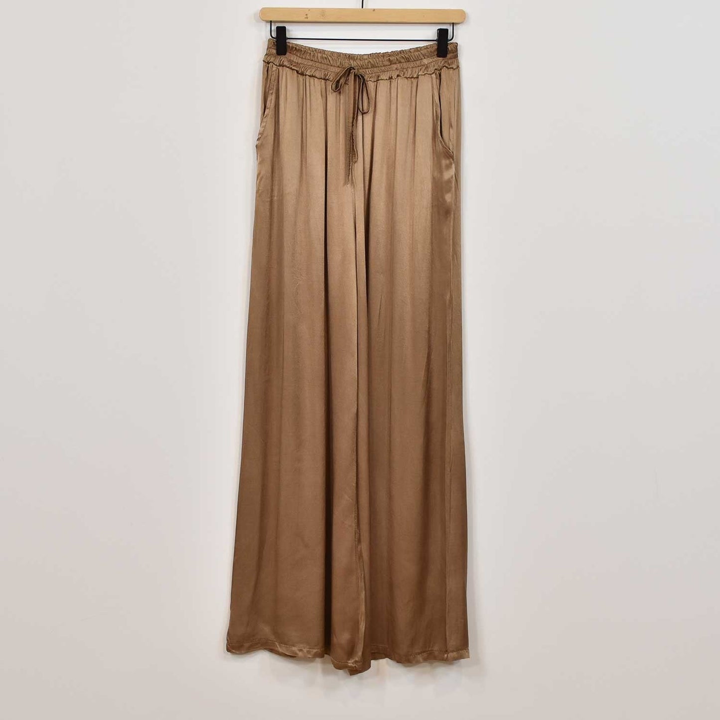 Rosalique - Insieme Satin Chic – Top Fluttuante & Pantaloni Ampi