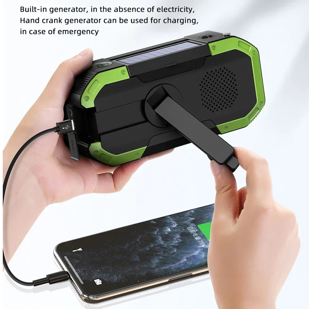 SolariPro - Radio d'emergenza portatile AM/FM con ricarica solare a manovella, LED, batteria ricaricabile 5000mAh/10000mAh, lampada da lettura e torcia, allerta SOS