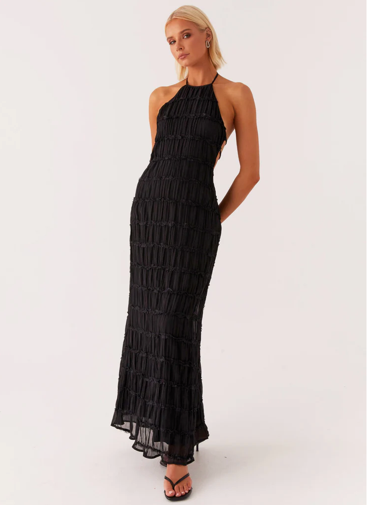 Elegante Maxikleid mit Neckholder-Ausschnitt für Damen – Plissiertes Abendkleid mit Rückenfrei-Design