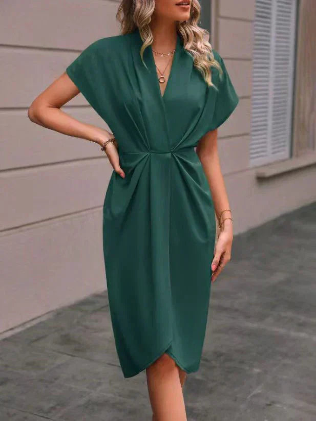 Elegante abito a portafoglio per donne con scollatura a V e vestibilità aderente