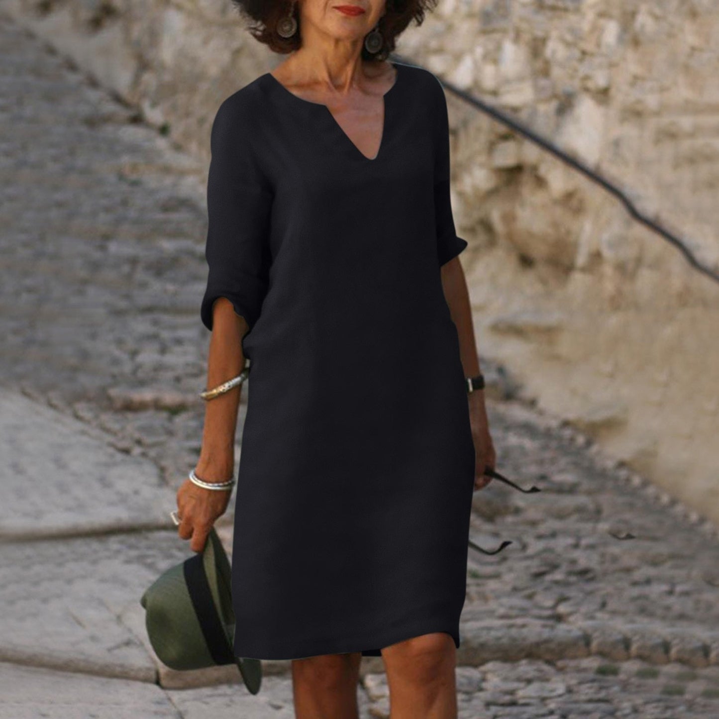 Abito estivo elegante con scollo a V per donne con vestibilità ampia