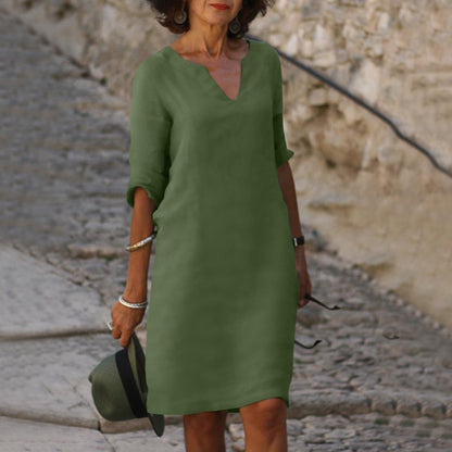 Abito estivo elegante con scollo a V per donne con vestibilità ampia