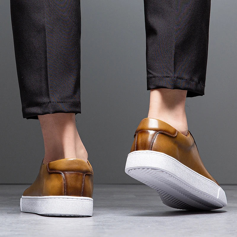 Sneaker in pelle da uomo moderne con suola bianca – Scarpe casual eleganti per il quotidiano e il business