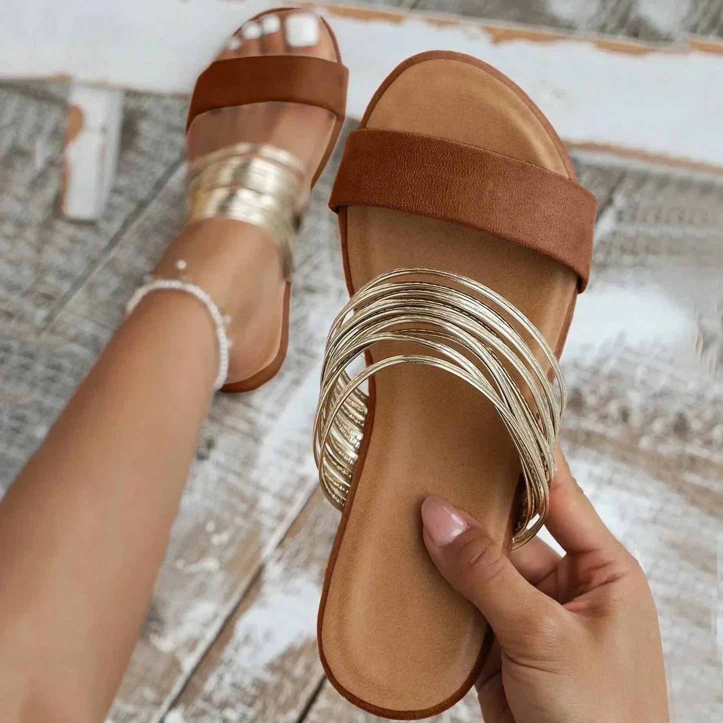 Eleganti Sandali Slip-On con Dettagli Metallici – comodi e alla moda per donne