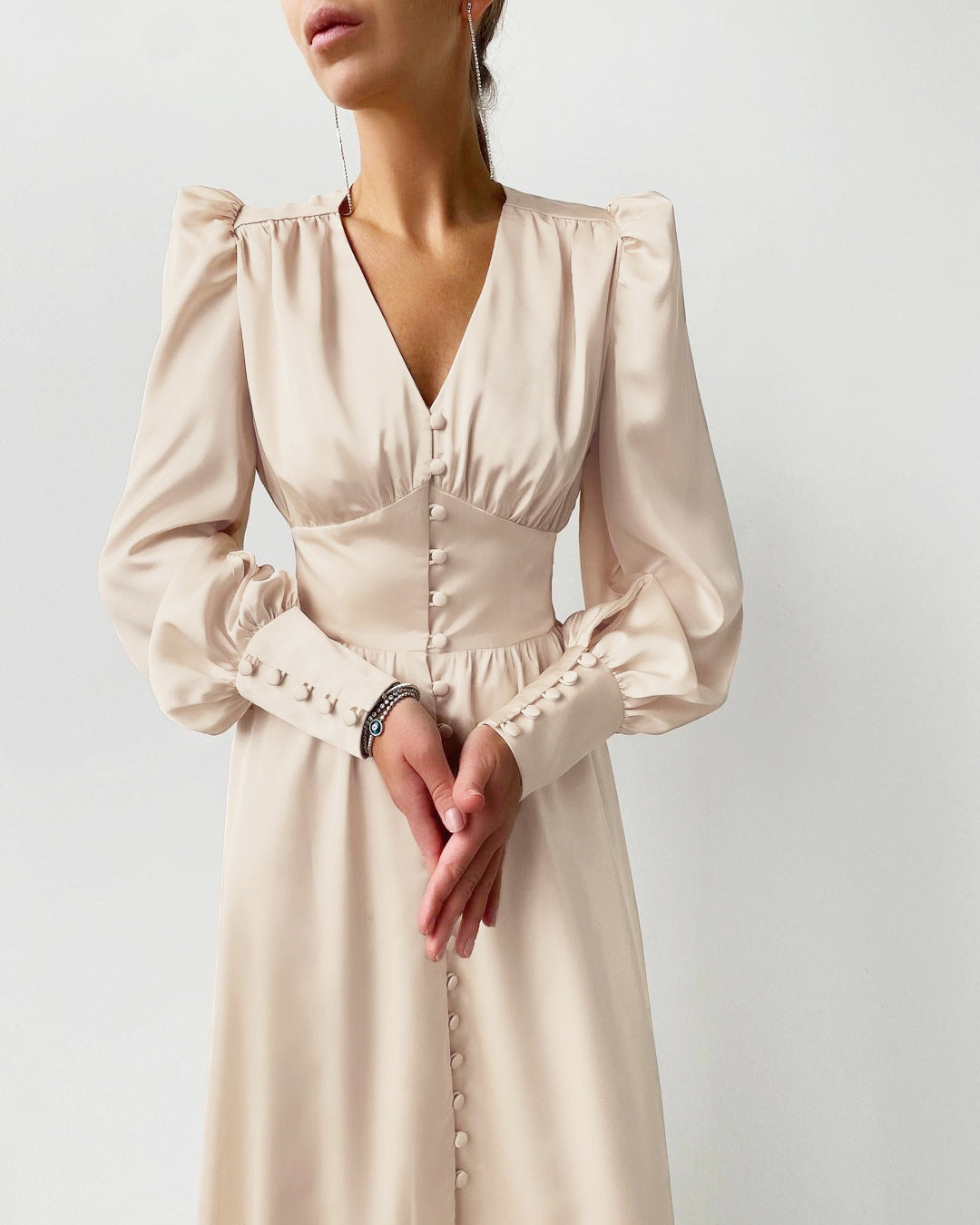 Elegante abito midi con scollo a V e bottoni – Abito lungo fluente per donne