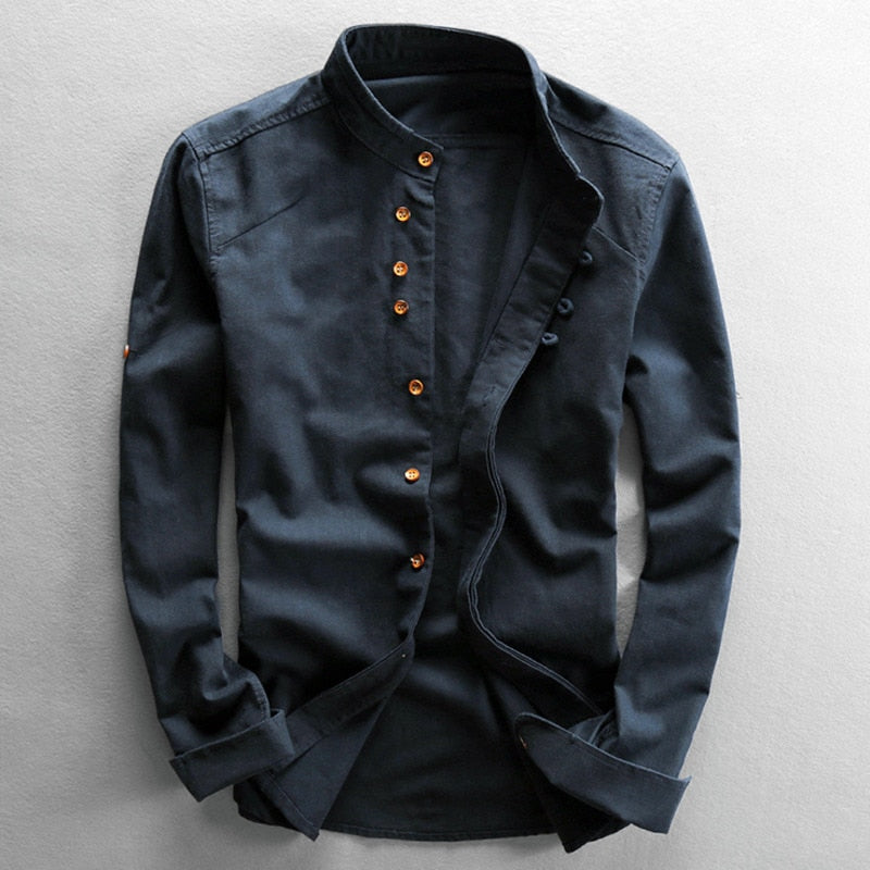 Stile moderno per camicia da uomo con colletto alto e dettagli eleganti dei bottoni per la vita quotidiana e il tempo libero