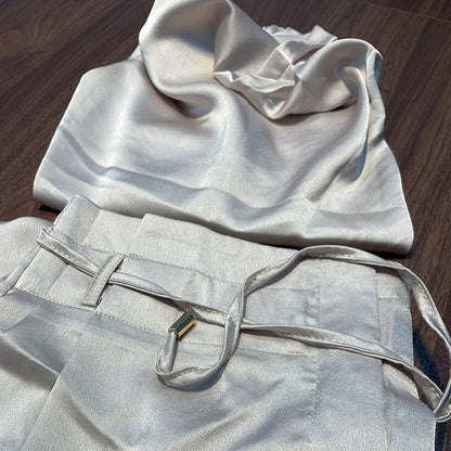 Elegante Set in Satin a Due Pezzi con Top a Collo Alto per Donne – Pantaloni Ampi e Outfit Estivo Elegante