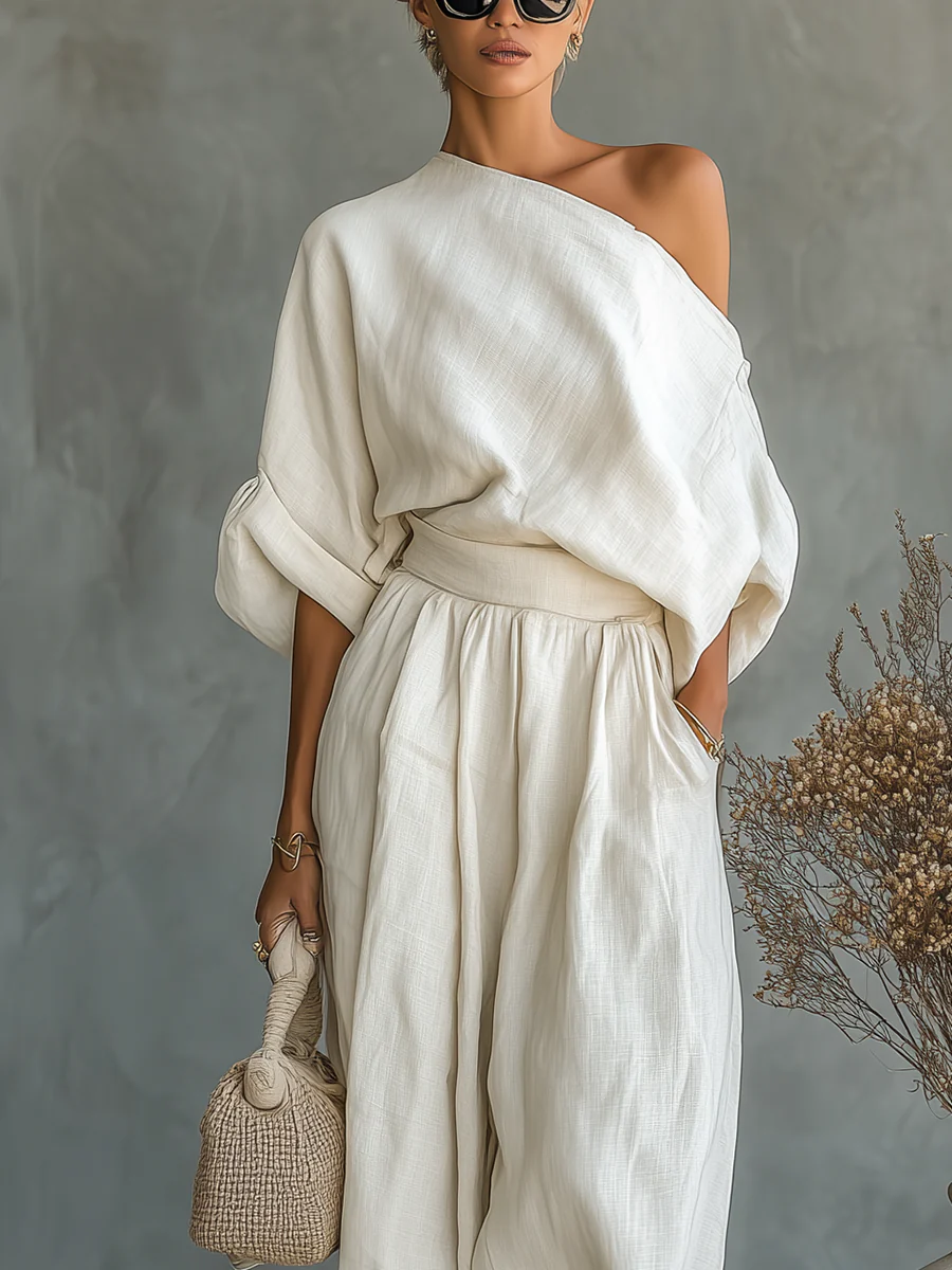 Estelle - Completo in lino bianco sporco, composto da una maglietta ampia e casual con spalline scoperte e pantaloni aderenti