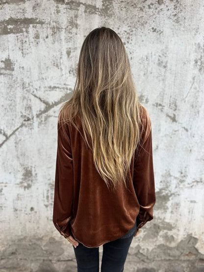 Marjolaine - Camicia di velluto nei colori primaverili con maniche lunghe, bottoni e taschino