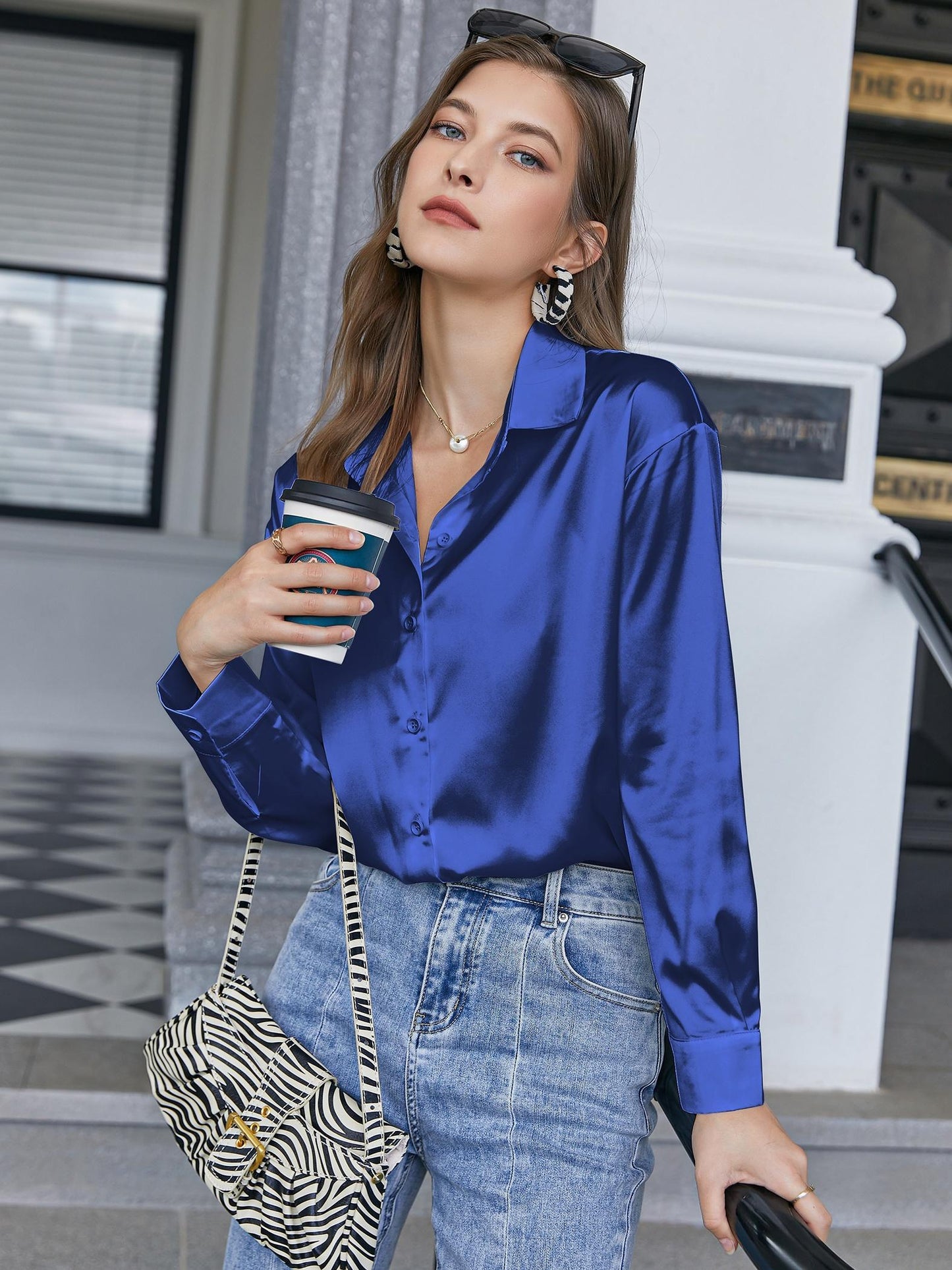 Amélina - Blusa leggera in satin colorato con bottoni e maniche lunghe