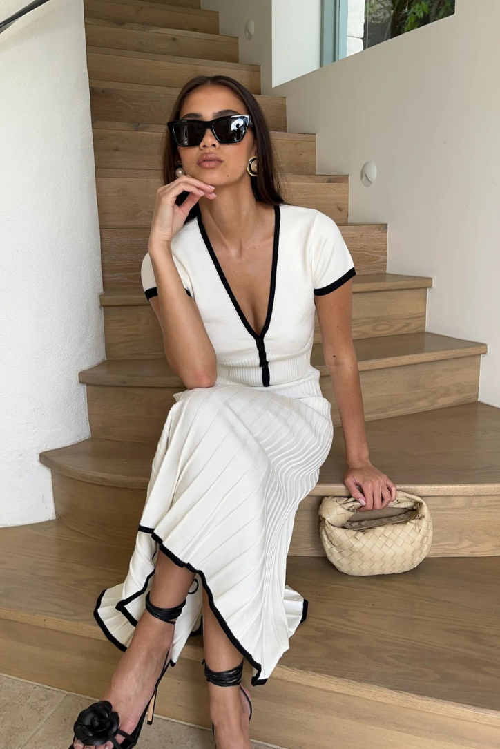 Set elegante in maglia per donna – Set con gonna midi a coste e dettagli a contrasto