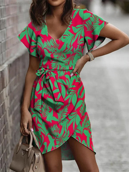 Quenelle - Elegante vestito primaverile con fiori, maniche corte e cintura in vita