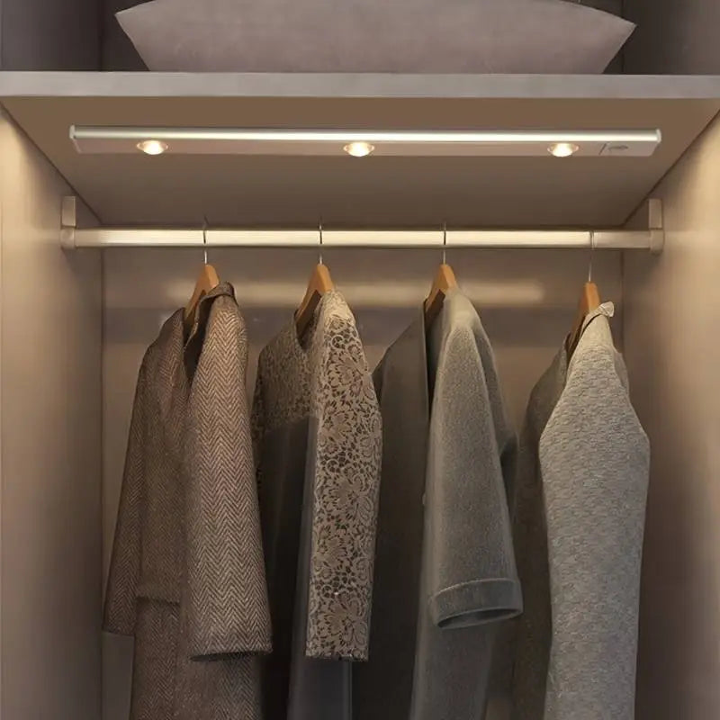 LumiSens - Striscia LED con sensore di movimento