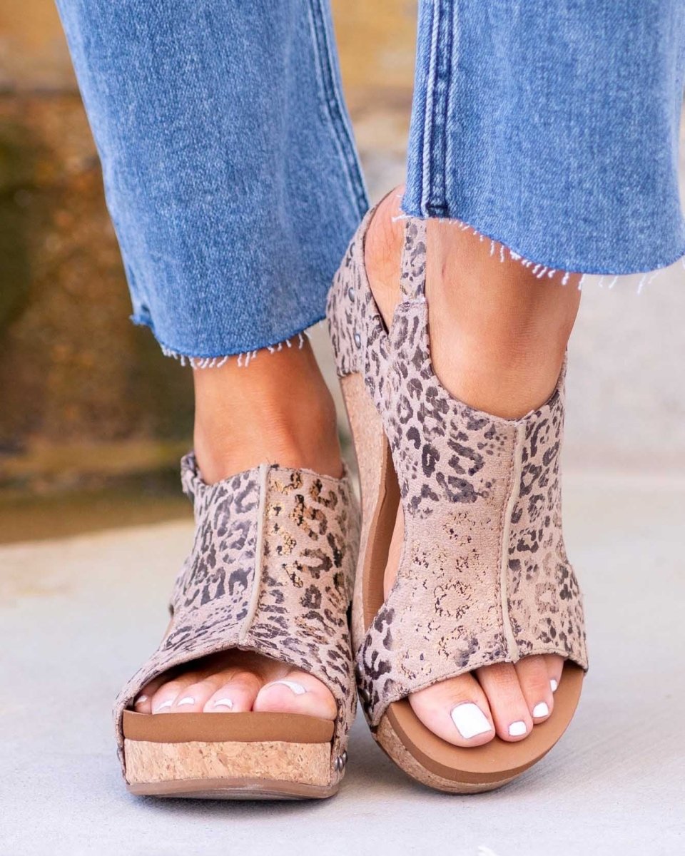 Sandali con tacco a cuneo e suola in sughero – Scarpe estive alla moda per donne