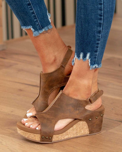 Sandali con tacco a cuneo e suola in sughero – Scarpe estive alla moda per donne