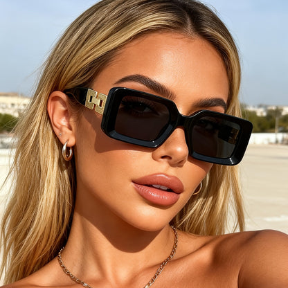 Occhiali da sole rettangolari di lusso per donne con dettagli dorati – Protezione UV400 e stile rétro elegante