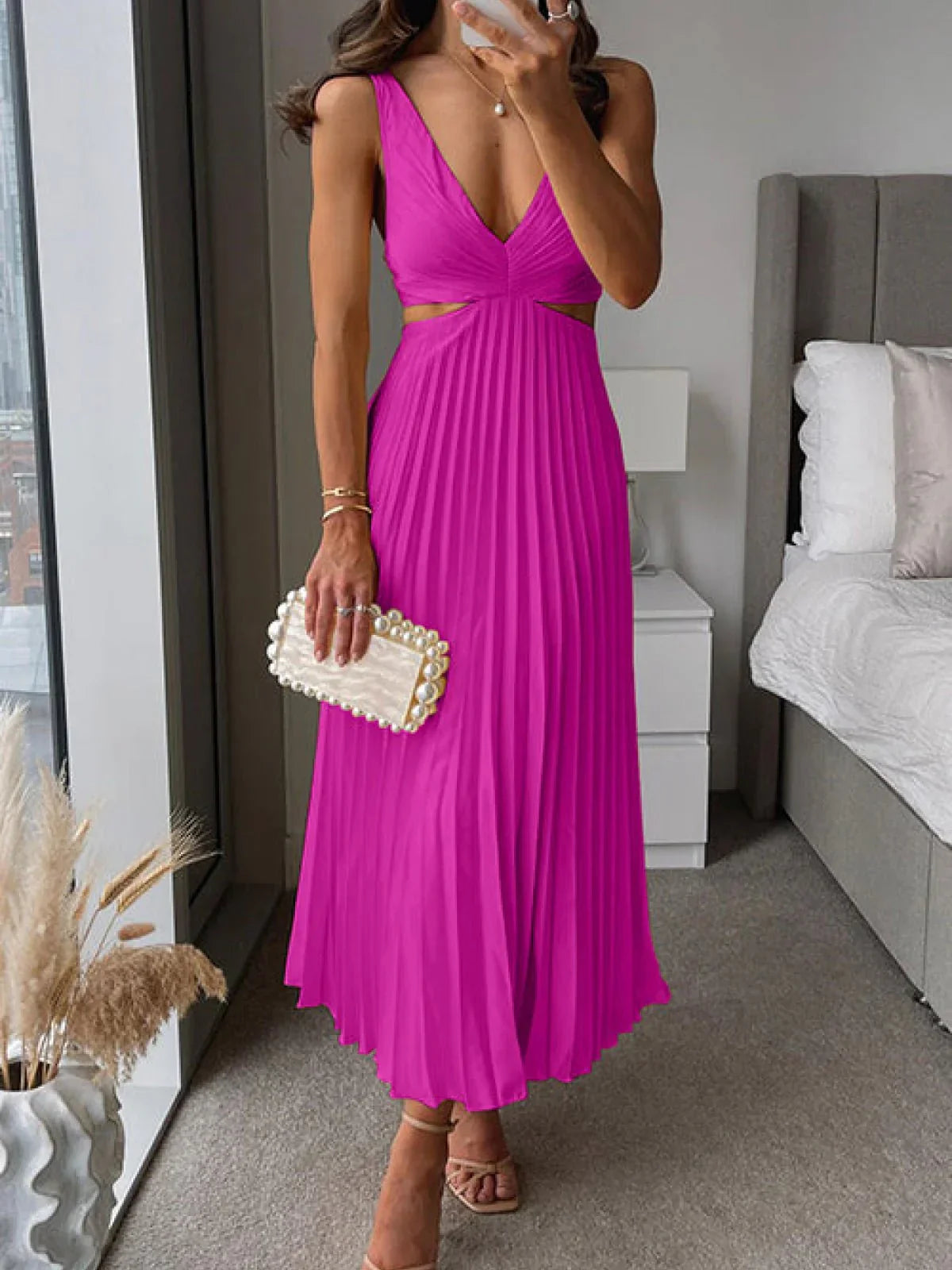 Elegante Vestito Midi per Donne con Gonna Plissettata e Scollatura in Vita – Look Estivo Femminile