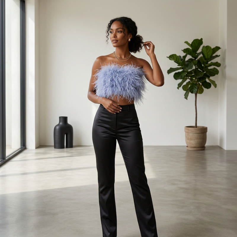 Elegante Top Bandeau con Piume per Donne – Crop Top Senza Spalline e Look D'impatto