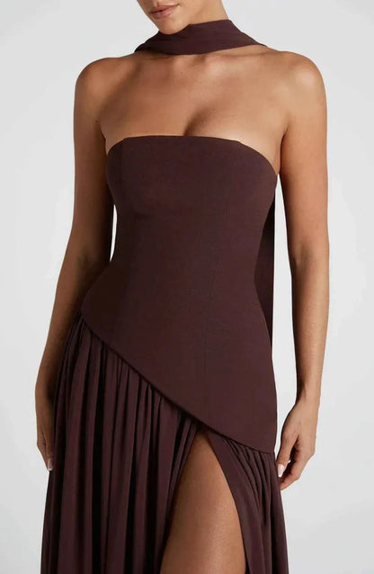 Elegante Maxikleid für Damen – Schulterfreies Abendkleid mit Schlitz & Choker-Detail
