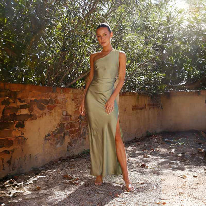 Elegante Maxi Abito in Satin con Spalla Scoperta per Donne – Abito da Sera Attillato con Spacco