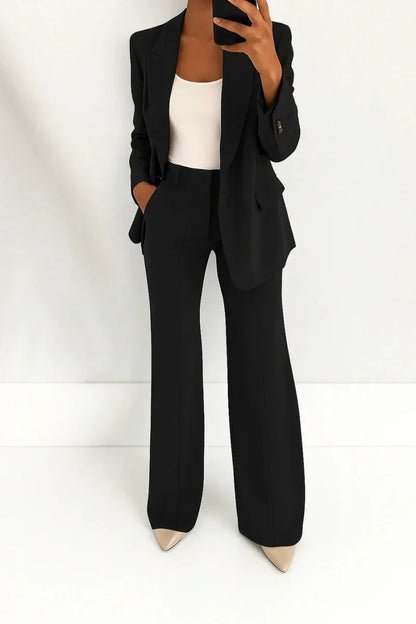 Roséline - Completo Professionale Due Pezzi per Donne, composto da un Blazer e un Pantalone, in versione Monocromatica