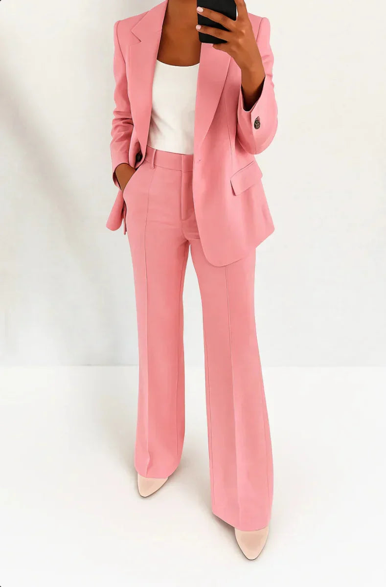 Roséline - Completo Professionale Due Pezzi per Donne, composto da un Blazer e un Pantalone, in versione Monocromatica