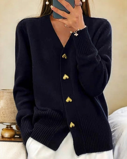 Cardigan moderno da donna con bottoni a forma di cuore Morbido cardigan per autunno e inverno