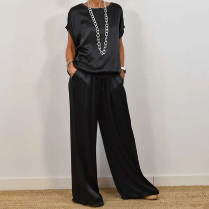 Set lounge elegante per donne con pantaloni larghi e tessuto fluido