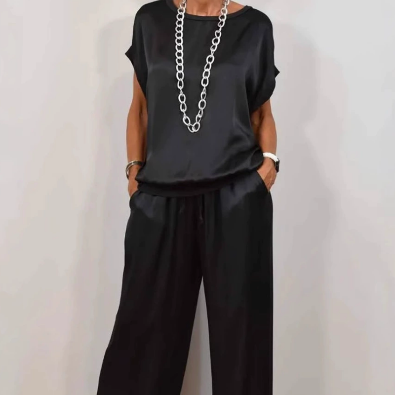 Set lounge elegante per donne con pantaloni larghi e tessuto fluido